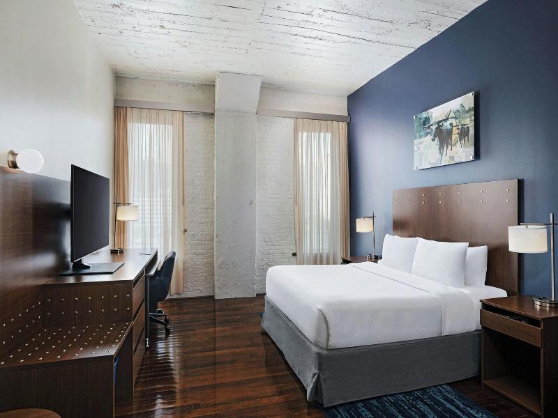 Fairfield Inn & Suites Dallas Downtown image