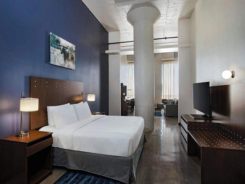 Fairfield Inn & Suites Dallas Downtown image