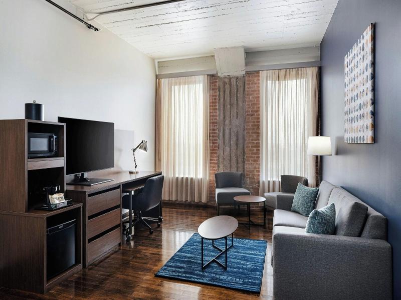 Fairfield Inn & Suites Dallas Downtown image