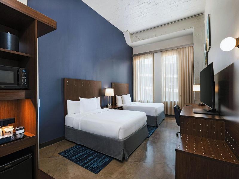 Fairfield Inn & Suites Dallas Downtown image