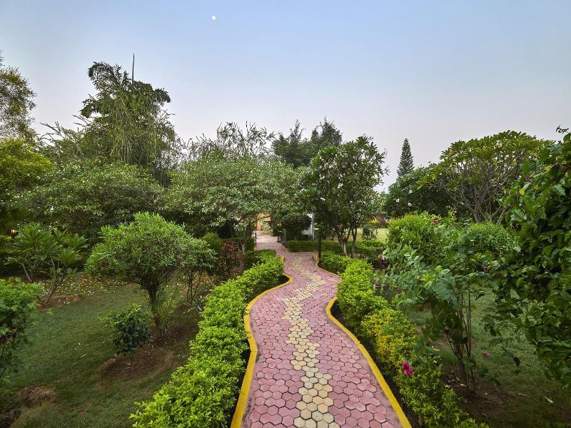Acorn Hideaway Resort & Spa