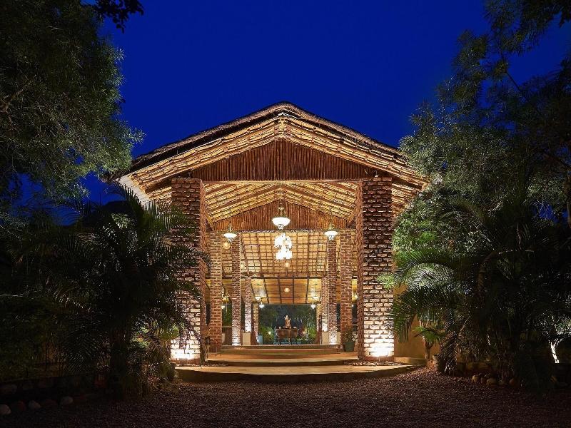 Acorn Hideaway Resort & Spa