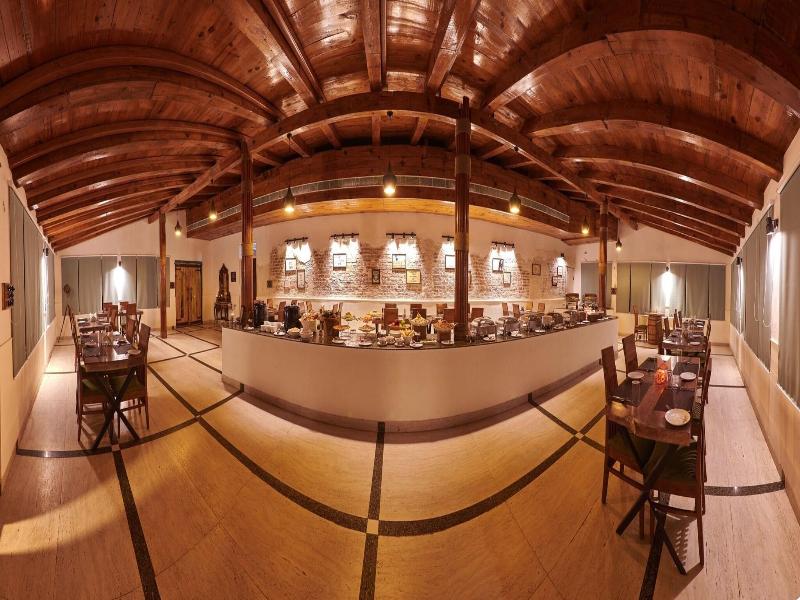Acorn Hideaway Resort & Spa