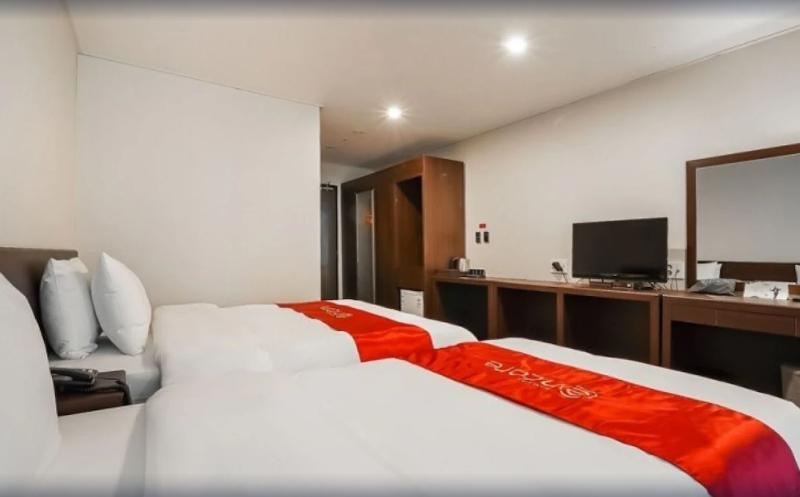 Bed room