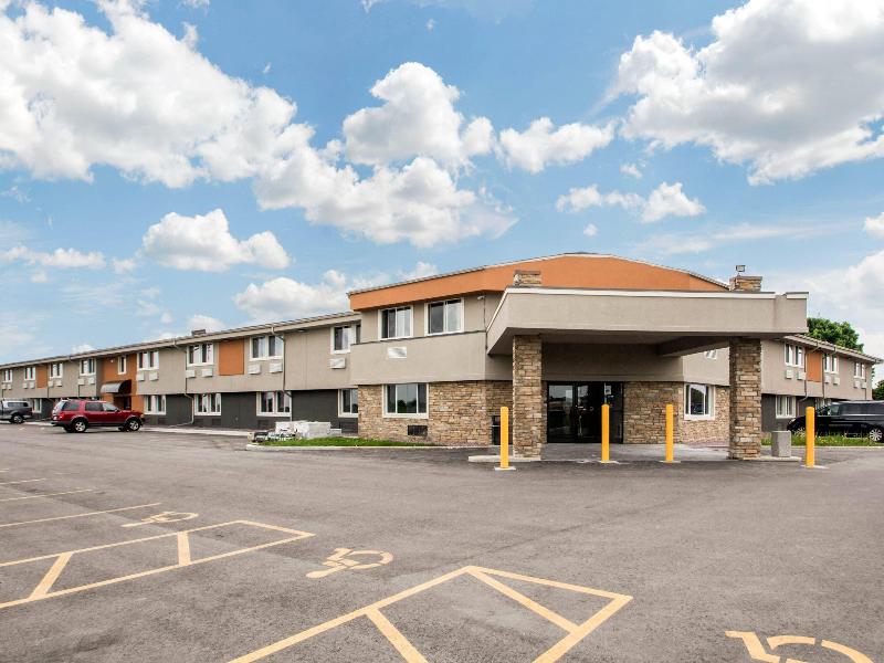 Quality Inn Madison West image