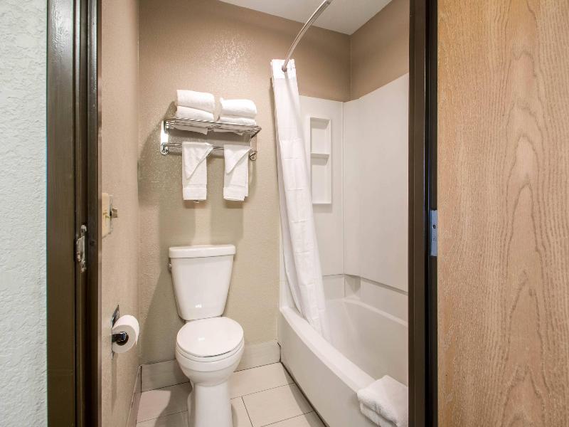 Quality Inn Madison West image