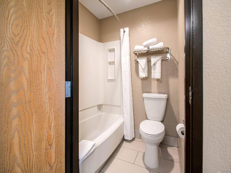 Quality Inn Madison West image