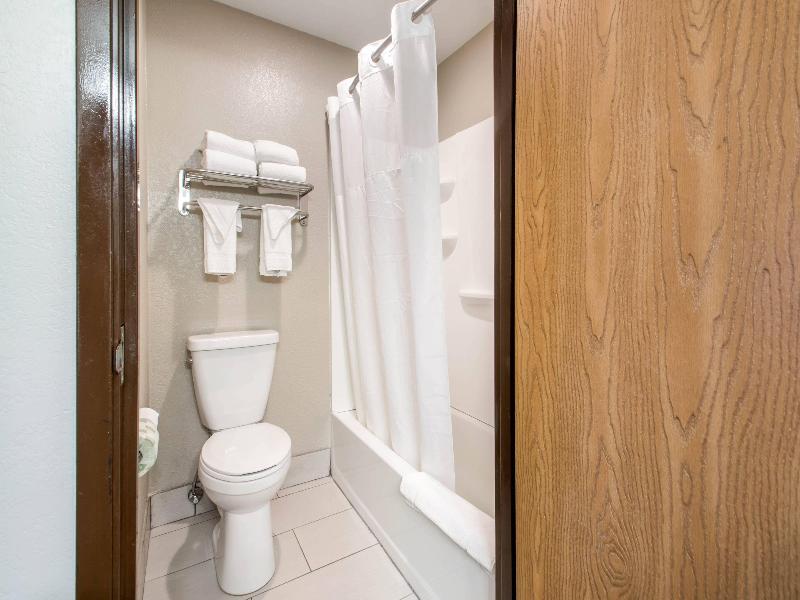 Quality Inn Madison West image
