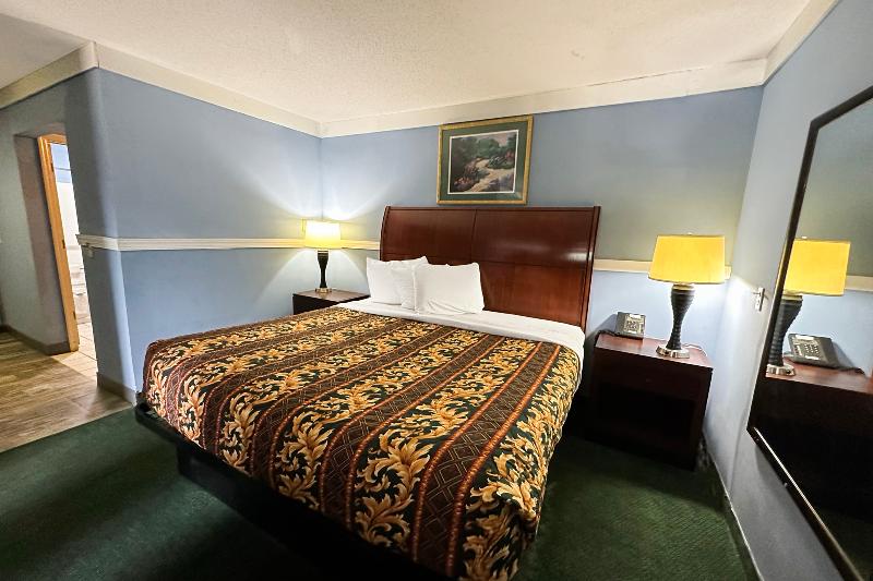 Executive Inn Ridgeway I-77 image