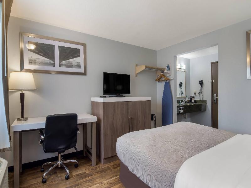 Quality Inn & Suites Silverdale Bangor-Keyport image