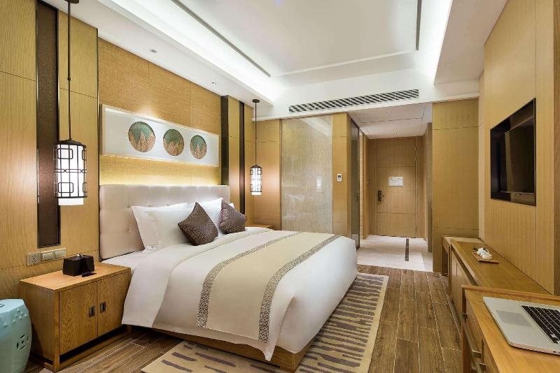 Wyndham Grand Plaza Royale Wenchang image
