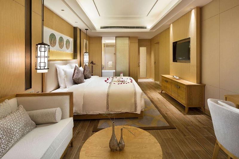 Wyndham Grand Plaza Royale Wenchang image