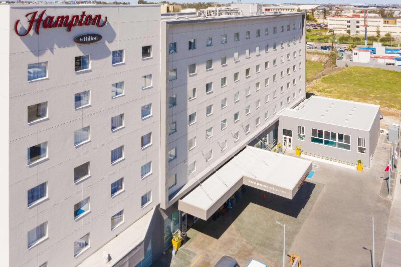 Hampton Inn by Hilton Tijuana image