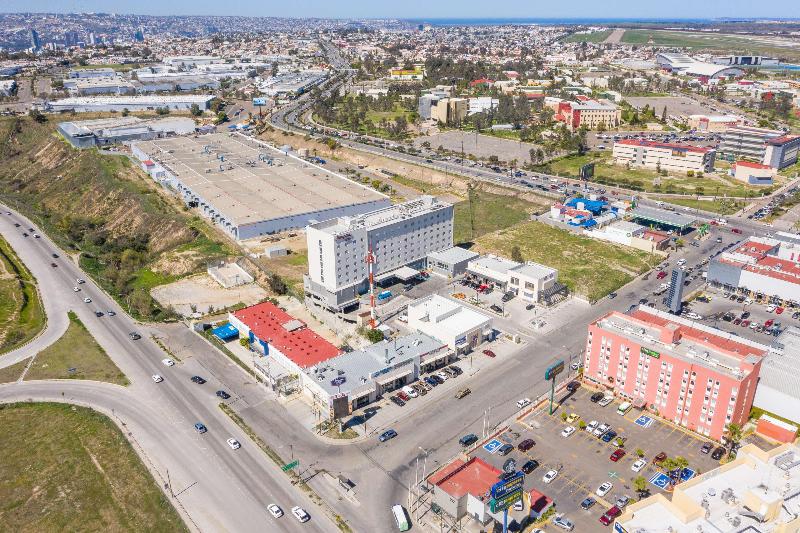 Hampton Inn by Hilton Tijuana image