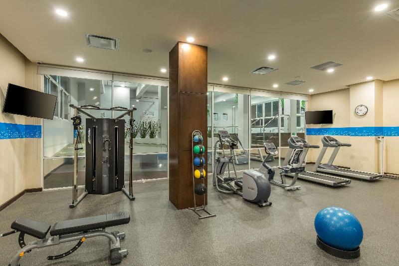 Hampton Inn by Hilton Tijuana image