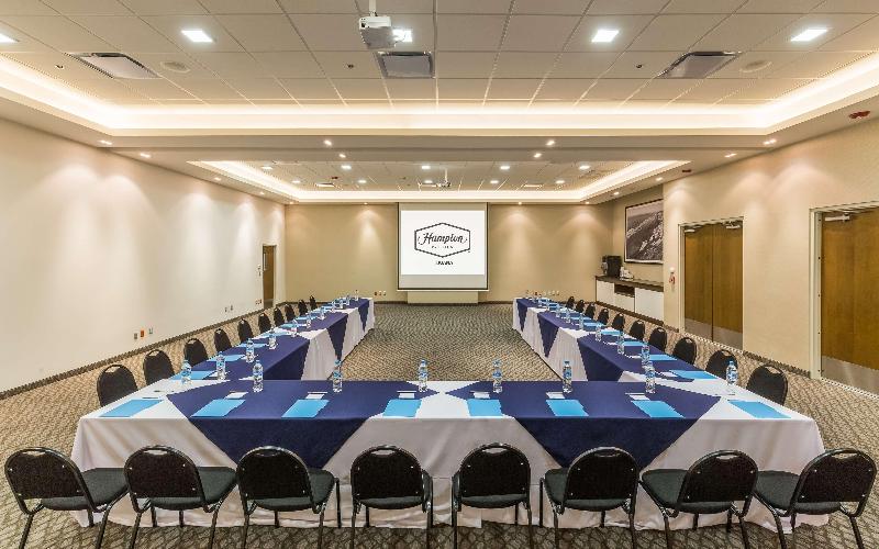 Hampton Inn by Hilton Tijuana image