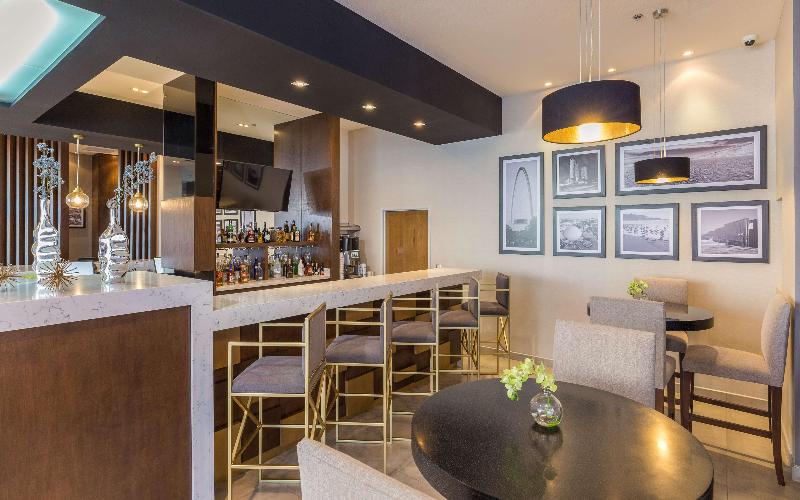 Hampton Inn by Hilton Tijuana image