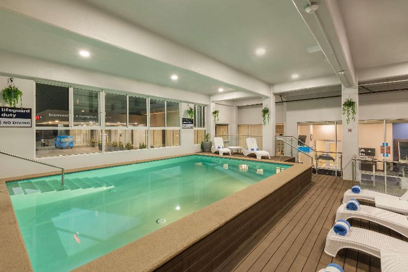 Hampton Inn by Hilton Tijuana image