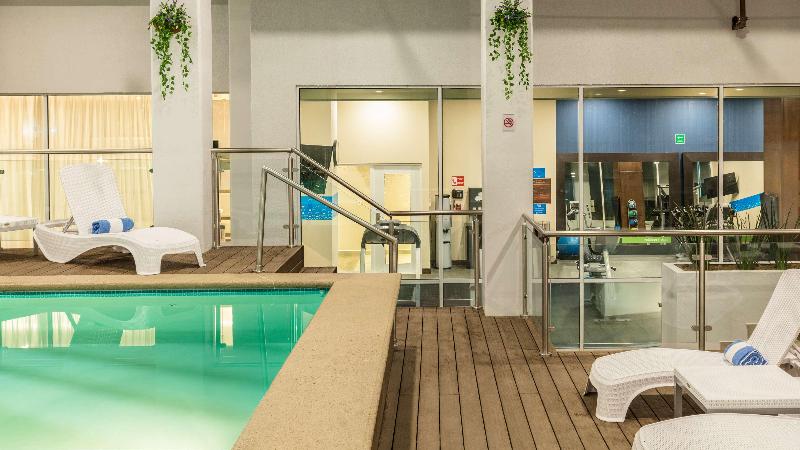 Hampton Inn by Hilton Tijuana image