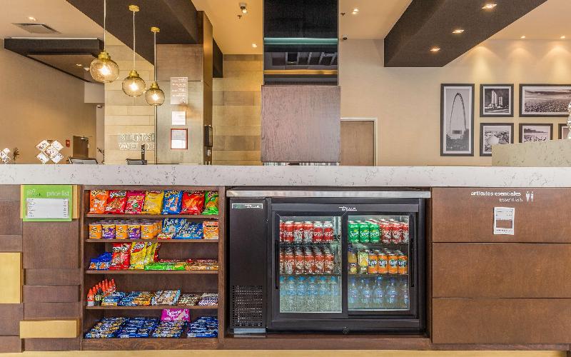 Hampton Inn by Hilton Tijuana image