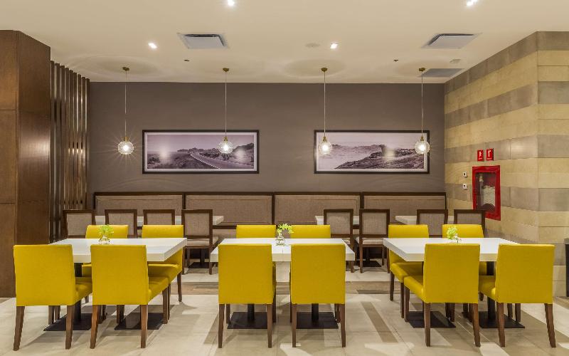 Hampton Inn by Hilton Tijuana image