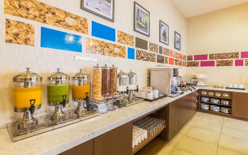 Hampton Inn by Hilton Tijuana image