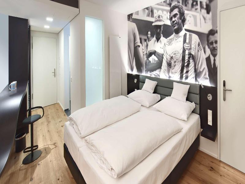 V8 Hotel Motorworld Region Stuttgart, BW Premier image