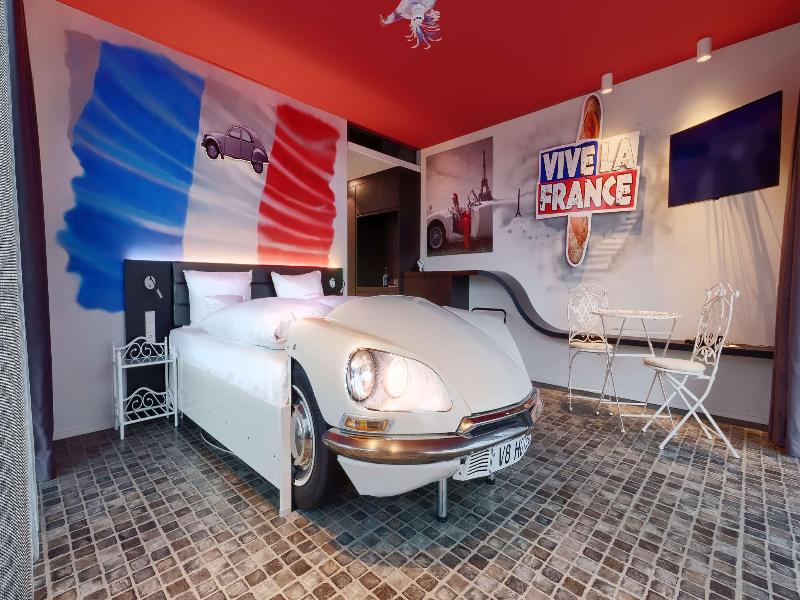 V8 Hotel Motorworld Region Stuttgart, BW Premier image