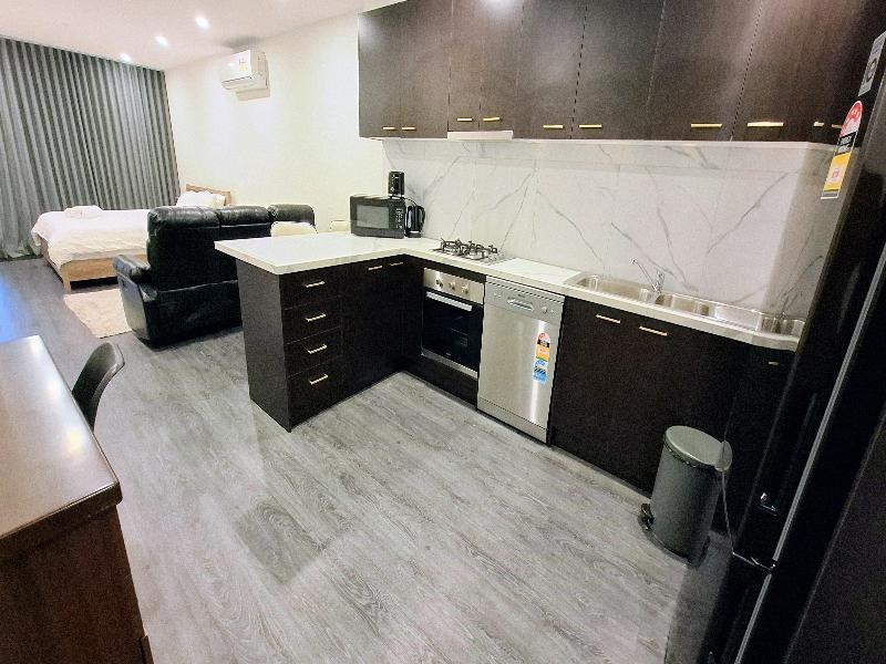Exodus Dandenong Apartment Hotel image