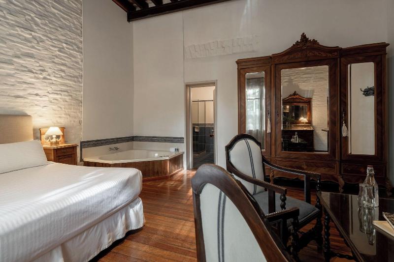 Posada Manuel De Lobo image