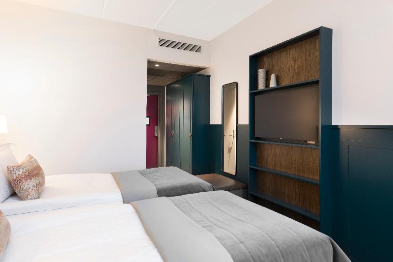 Elite Hotel Carolina Tower image