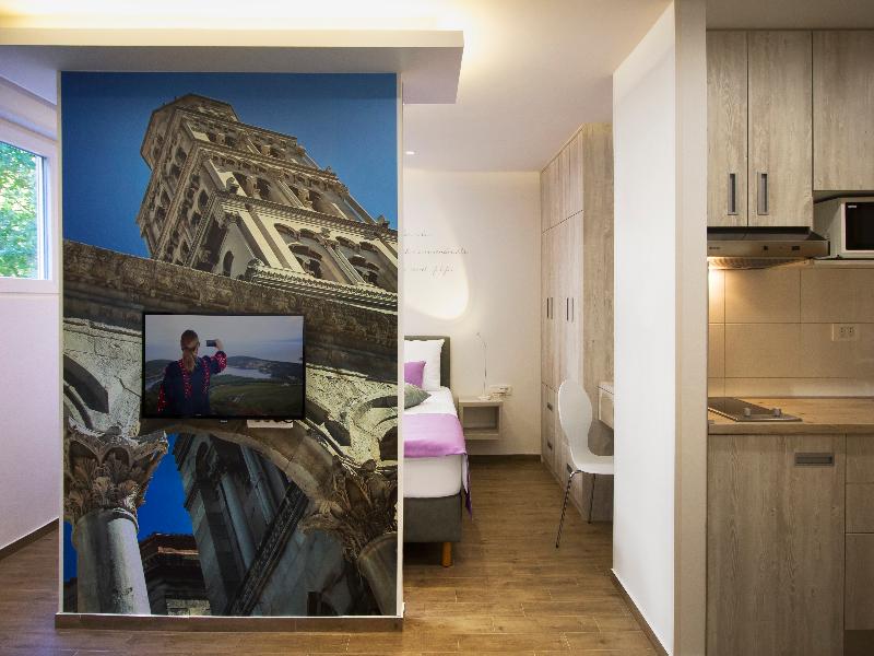 Studio Apartments 4 You In Split image