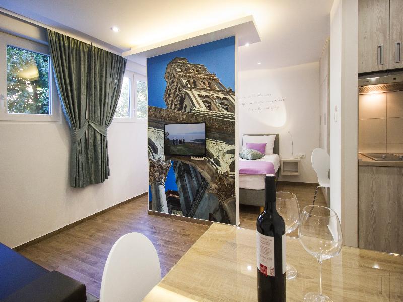 Studio Apartments 4 You In Split image