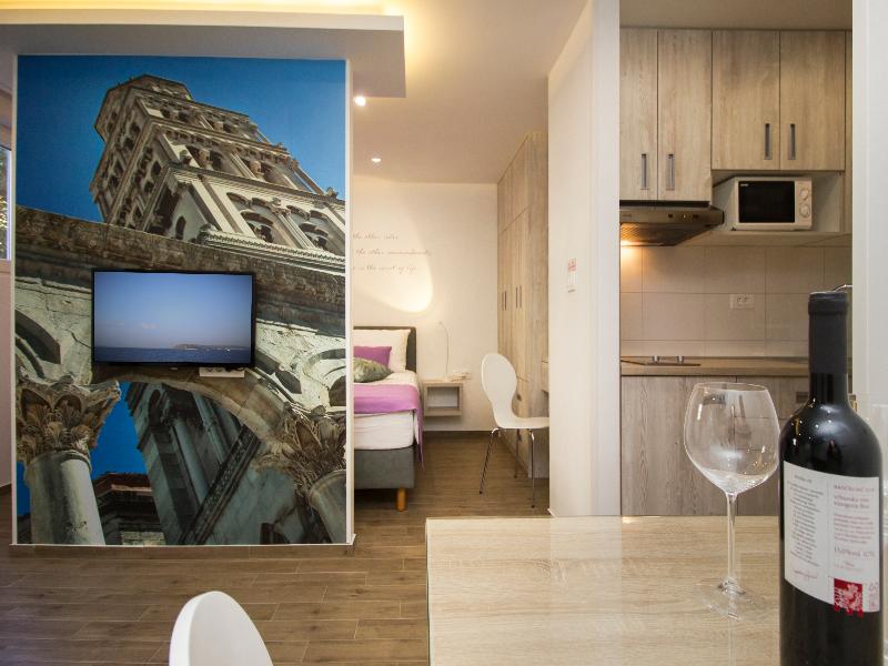 Studio Apartments 4 You In Split image