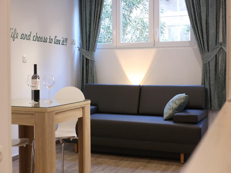 Studio Apartments 4 You In Split image