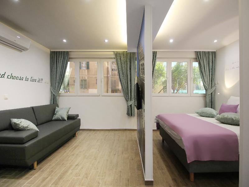 Studio Apartments 4 You In Split image