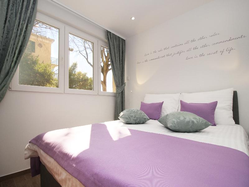 Studio Apartments 4 You In Split image