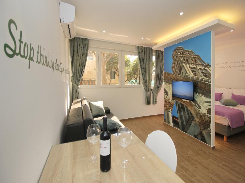 Studio Apartments 4 You In Split image