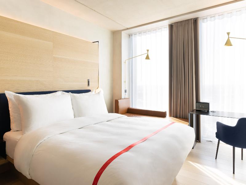 Ruby Emma Hotel Amsterdam by IHG image