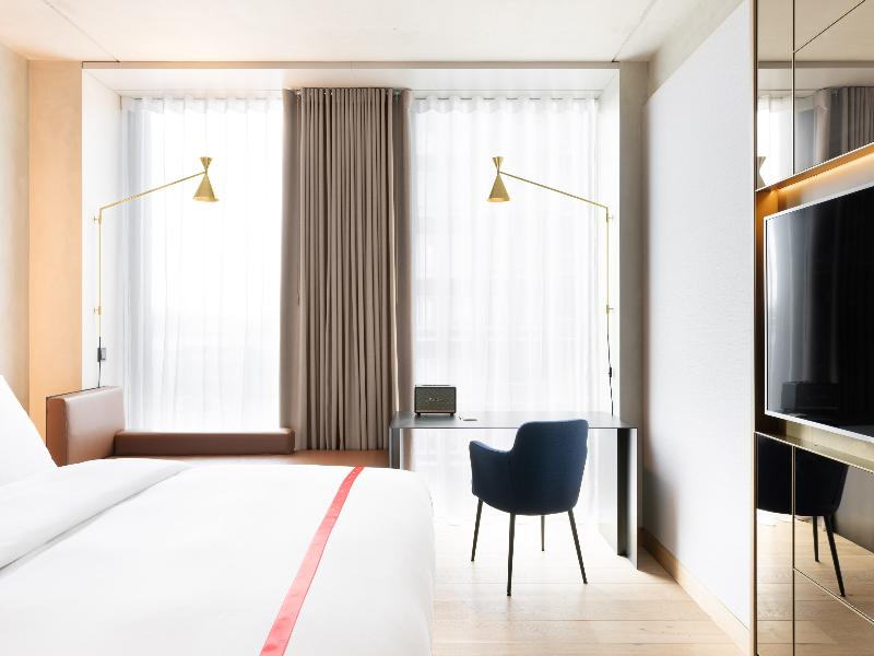 Ruby Emma Hotel Amsterdam by IHG image