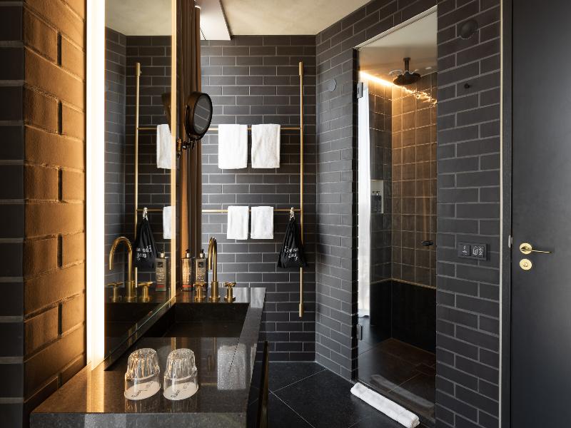 Ruby Emma Hotel Amsterdam by IHG image
