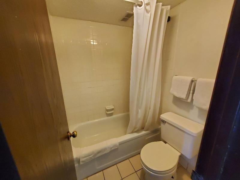 Knights Inn Frankfort — photo 7