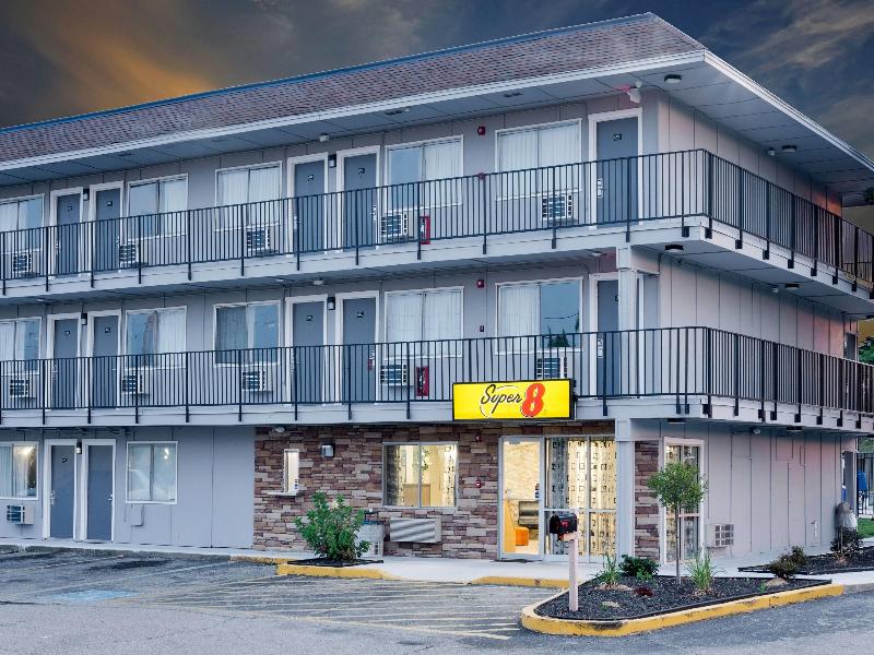 Super 8 by Wyndham Florence image
