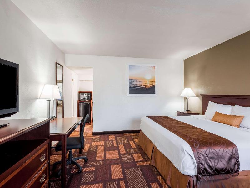 Days Inn & Suites by Wyndham Lodi image