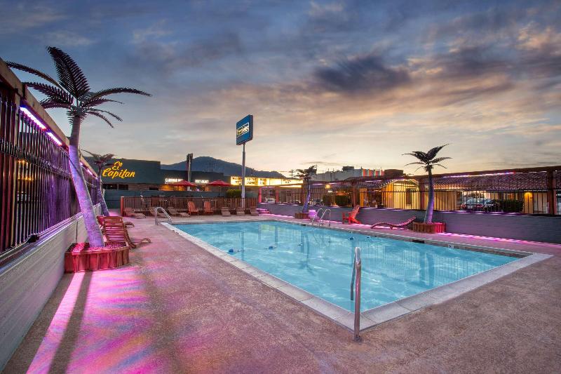 Travelodge By Wyndham Hawthorne image