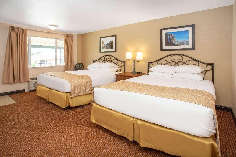 Travelodge By Wyndham Hawthorne image