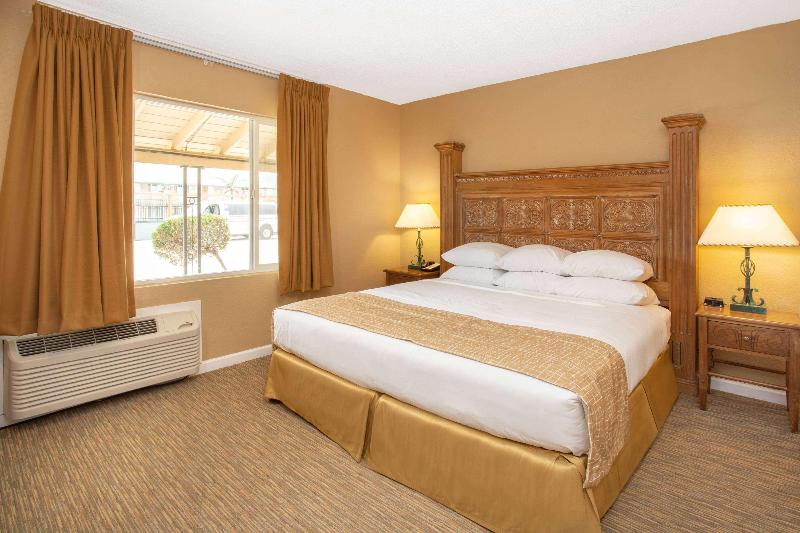 Travelodge By Wyndham Hawthorne image