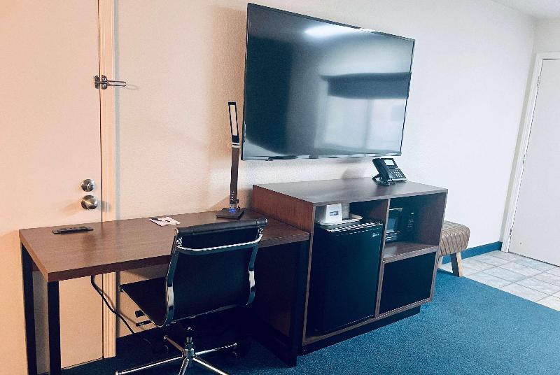 Travelodge by Wyndham Wall image