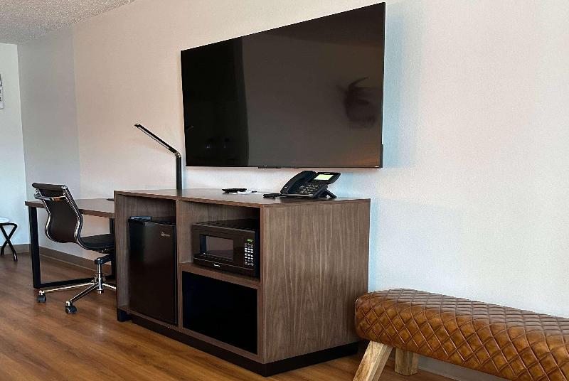 Travelodge by Wyndham Wall image