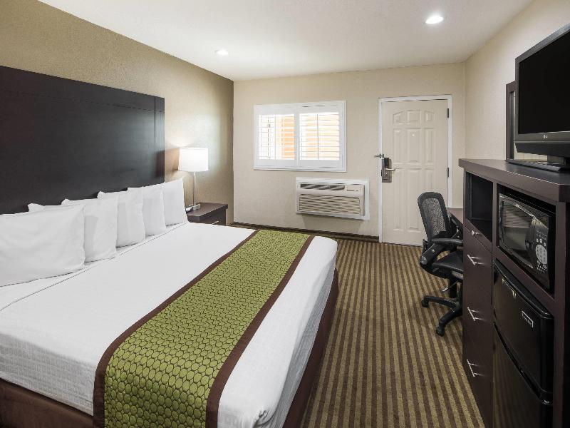 Days Inn by Wyndham El Centro image